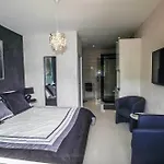 Bed & Breakfast Chateau De Valloubiere