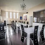 Chateau De Valloubiere Bed & Breakfast 4*
