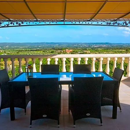 Chateau De Valloubiere B&B 4*