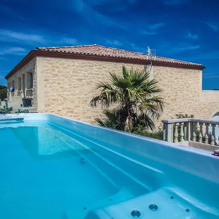 Chateau De Valloubiere 4*