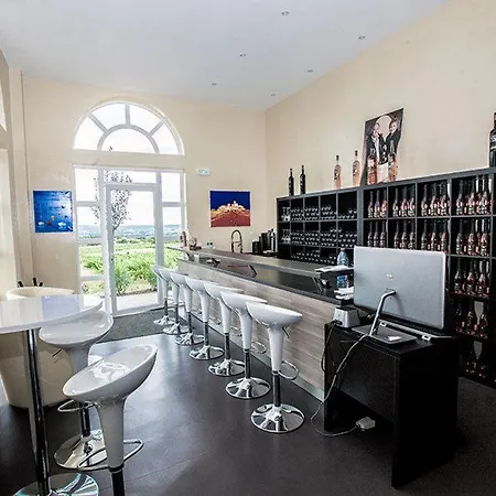 瓦卢贝尔城堡酒店 Saint-Jean-de-Fos