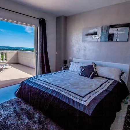 Panzió Chateau De Valloubiere 4*