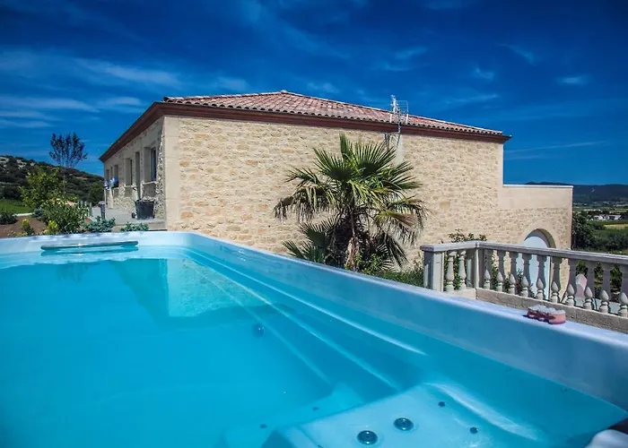 Chateau De Valloubiere 4*